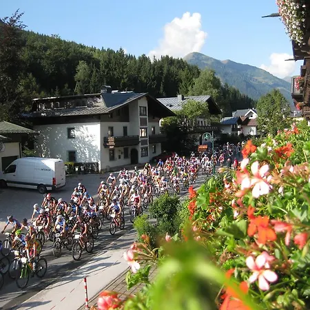 Schipflinger Bed & Breakfast 3*