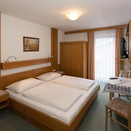 Schipflinger Bed & Breakfast 3*