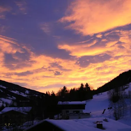 Schipflinger Bed & Breakfast 3*