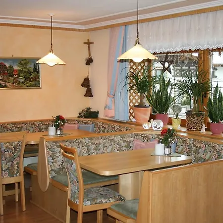 Oda ve Kahvaltı Schipflinger 3*